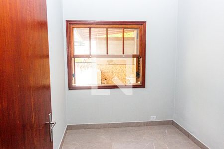Quarto  de casa para alugar com 1 quarto, 600m² em Alves de Lima, São Paulo