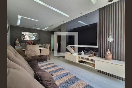 Sala de casa de condomínio para alugar com 3 quartos, 150m² em Vargem Pequena, Rio de Janeiro