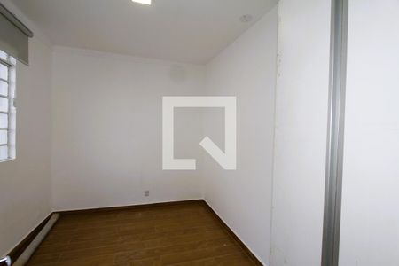 Quarto 1 de casa para alugar com 2 quartos, 70m² em Caiçara-adelaide, Belo Horizonte