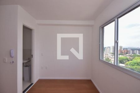 Sala/Quarto de kitnet/studio para alugar com 1 quarto, 17m² em Jardim Monte Kemel, São Paulo