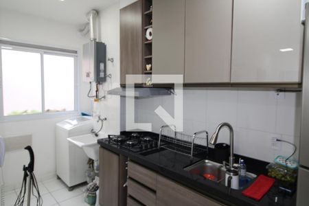 Sala / Cozinha / Área de Serviço de apartamento para alugar com 2 quartos, 42m² em Vila Nova Cachoeirinha, São Paulo