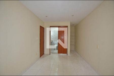 Quarto 1 Suite de casa para alugar com 3 quartos, 120m² em Marechal Hermes, Rio de Janeiro
