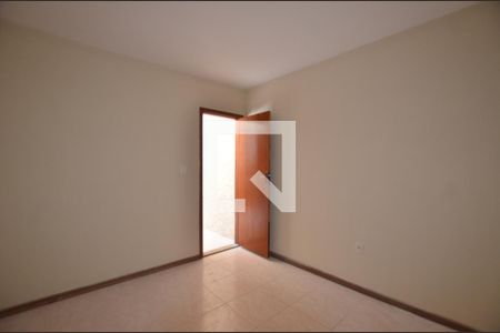 Quarto 2 de casa para alugar com 3 quartos, 120m² em Marechal Hermes, Rio de Janeiro