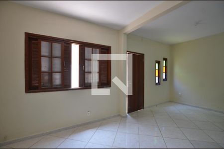 Sala de casa para alugar com 3 quartos, 120m² em Marechal Hermes, Rio de Janeiro