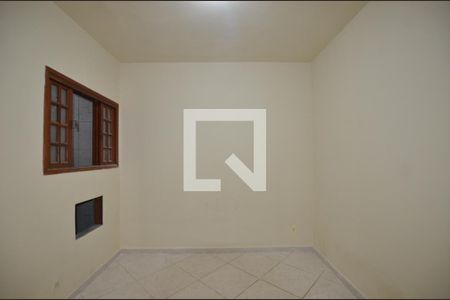 Quarto 1 de casa para alugar com 3 quartos, 120m² em Marechal Hermes, Rio de Janeiro