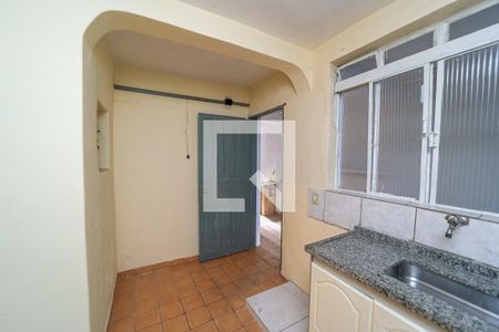 Sala/Cozinha de casa para alugar com 1 quarto, 55m² em Vila Bauab, São Paulo