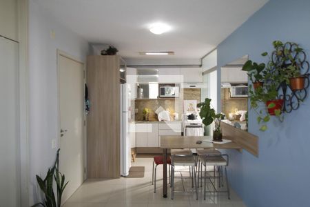 Sala/Cozinha de apartamento à venda com 3 quartos, 51m² em Mário Quintana, Porto Alegre