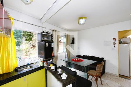 Sala de casa para alugar com 2 quartos, 120m² em Pindorama, Belo Horizonte