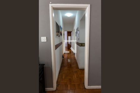 Corredor de acesso para os quartos de apartamento para alugar com 2 quartos, 95m² em Centro, Campinas