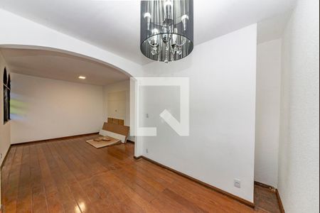 Sala 1 de casa para alugar com 3 quartos, 157m² em Caiçaras, Belo Horizonte