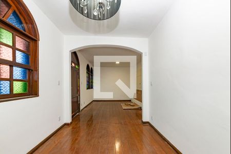Sala 1 de casa para alugar com 3 quartos, 157m² em Caiçaras, Belo Horizonte