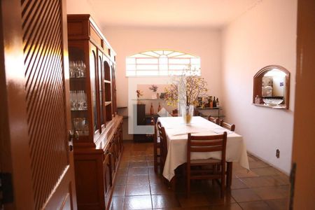 Casa para alugar com 4 quartos, 450m² em Anhangabaú, Jundiaí