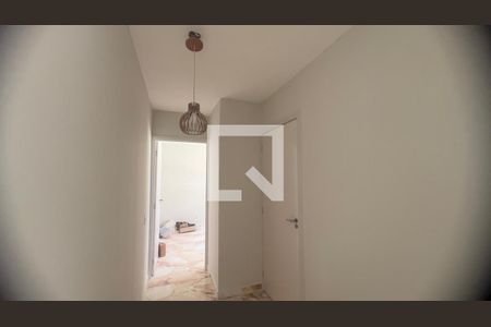 Corredor de apartamento para alugar com 2 quartos, 45m² em Jardim das Margaridas, Salvador