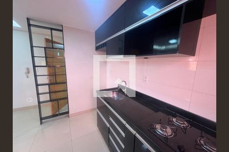 Sala/Cozinha de apartamento para alugar com 2 quartos, 34m² em Qs 303, Brasília