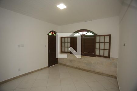 Sala de casa para alugar com 3 quartos, 200m² em Caiçara-adelaide, Belo Horizonte