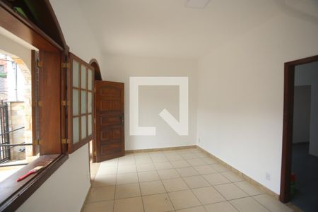 Sala de casa para alugar com 3 quartos, 200m² em Caiçara-adelaide, Belo Horizonte