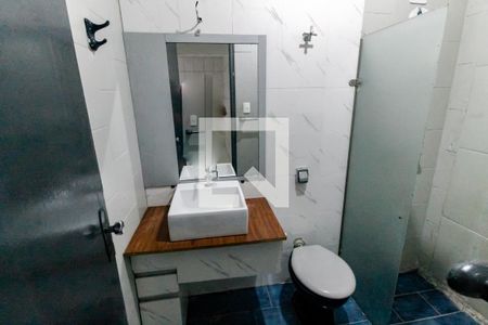Banheiro de casa para alugar com 2 quartos, 120m² em Parque Santos Dumont, Taboão da Serra