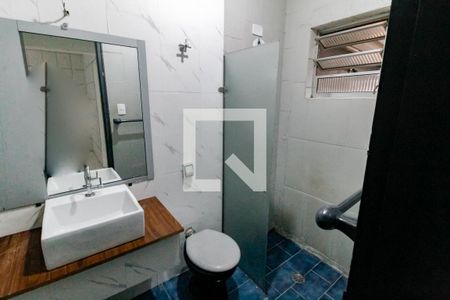 Banheiro de casa para alugar com 2 quartos, 120m² em Parque Santos Dumont, Taboão da Serra