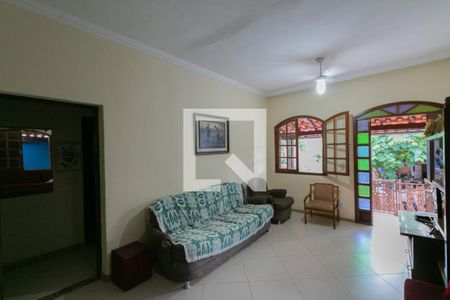 Casa à venda com 3 quartos, 300m² em Planalto, Belo Horizonte