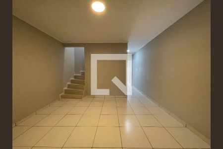 Sala de casa para alugar com 5 quartos, 181m² em Jardim Pinheiros, São Paulo