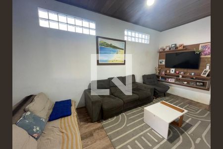 Sala de casa à venda com 4 quartos, 80m² em Santos Dumont, São Leopoldo