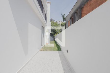 Varanda de casa à venda com 4 quartos, 450m² em Jardim das Bandeiras, São Paulo