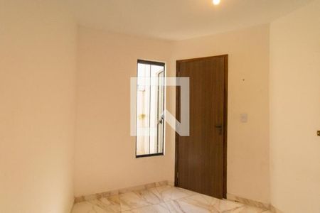 Quarto 1 de casa para alugar com 2 quartos, 35m² em Campo de Santana, Curitiba