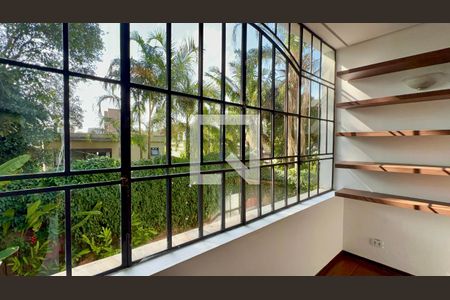 Sala de casa à venda com 4 quartos, 400m² em Vila Madalena, São Paulo
