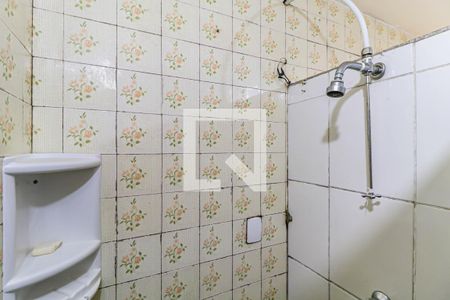 Banheiro de kitnet/studio para alugar com 1 quarto, 20m² em Jardim Pinheiros, São Paulo