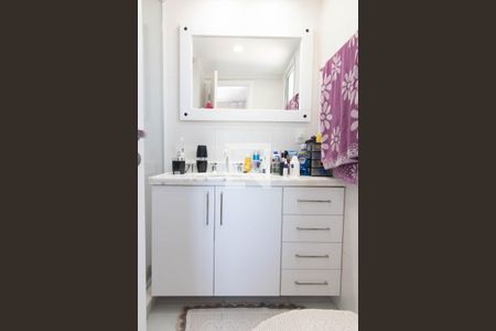 Banheiro do Quarto 1 de apartamento para alugar com 2 quartos, 62m² em Partenon, Porto Alegre