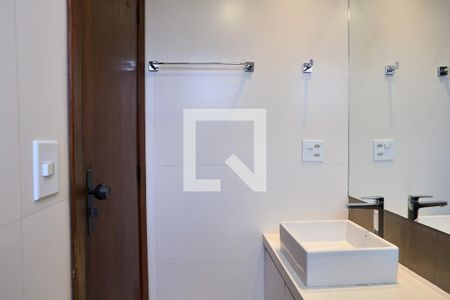 Banheiro da Suíte de apartamento para alugar com 3 quartos, 90m² em Santa Efigênia, Belo Horizonte