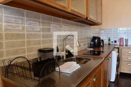Sala/Cozinha de apartamento para alugar com 1 quarto, 68m² em Centro, Curitiba