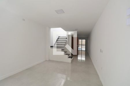 Casa para alugar com 2 quartos, 120m² em Jardim Las Palmas, Guarujá
