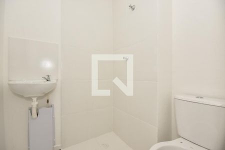 Banheiro de kitnet/studio para alugar com 1 quarto, 16m² em Vila Plana, São Paulo