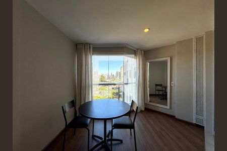 Sala de apartamento para alugar com 1 quarto, 47m² em Campo Belo, São Paulo