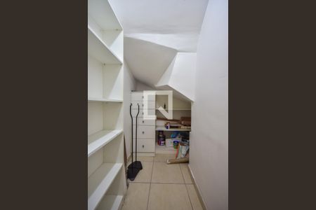 Armário do Hall de Entrada de casa de condomínio para alugar com 4 quartos, 200m² em Jardim Ampliacao, São Paulo