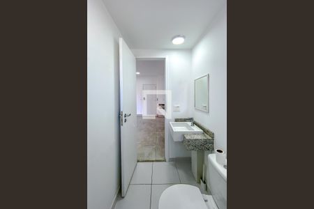 Banheiro de kitnet/studio para alugar com 1 quarto, 22m² em Vila Mariana, São Paulo