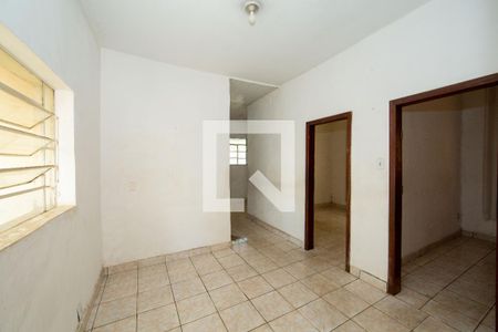 Sala de casa à venda com 3 quartos, 140m² em Califórnia, Belo Horizonte