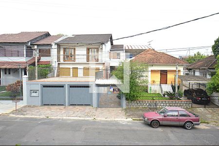 Vista da Rua de casa à venda com 3 quartos, 220m² em Jardim Sabará, Porto Alegre