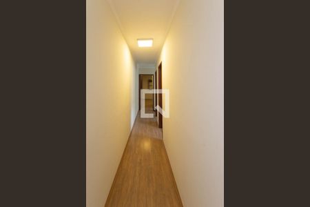 Corredor de casa à venda com 4 quartos, 140m² em Vila Constança, São Paulo