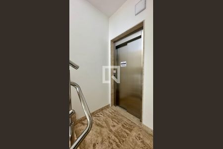 Elevador de casa à venda com 4 quartos, 528m² em Mangabeiras, Belo Horizonte