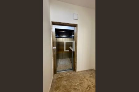 Elevador de casa à venda com 4 quartos, 528m² em Mangabeiras, Belo Horizonte