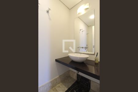 Lavabo de apartamento para alugar com 2 quartos, 157m² em Itaim Bibi, São Paulo