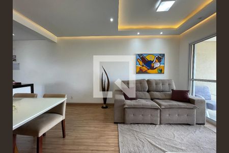 Sala de apartamento para alugar com 3 quartos, 77m² em Conjunto Promorar Raposo Tavares, São Paulo