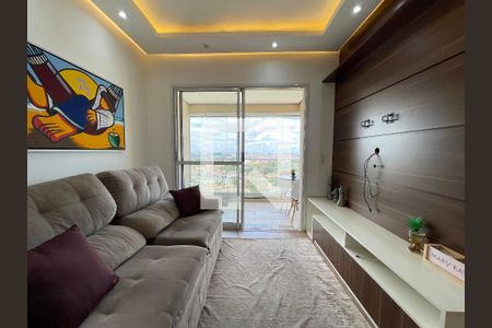 Sala de apartamento para alugar com 3 quartos, 77m² em Conjunto Promorar Raposo Tavares, São Paulo