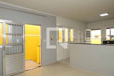 Sala de casa para alugar com 2 quartos, 160m² em Vila Carmosina, São Paulo