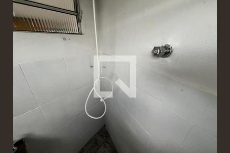 Banheiro de casa para alugar com 2 quartos, 40m² em Jardim Rossin, São Paulo