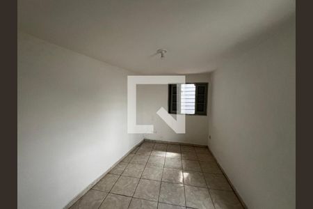 Quarto 2 de casa para alugar com 2 quartos, 40m² em Jardim Rossin, São Paulo