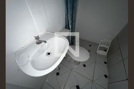 Banheiro Sala/Quarto de casa para alugar com 2 quartos, 39m² em Jardim Rossin, São Paulo