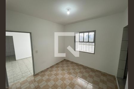 Sala/Quarto de casa para alugar com 2 quartos, 39m² em Jardim Rossin, São Paulo